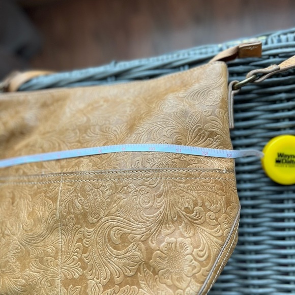 Steve Madden Embossed Genuine Leather Purse - Picture 10 of 11